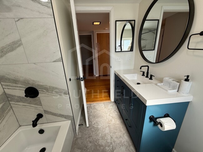 Building Photo - 3175 Ramona Ave