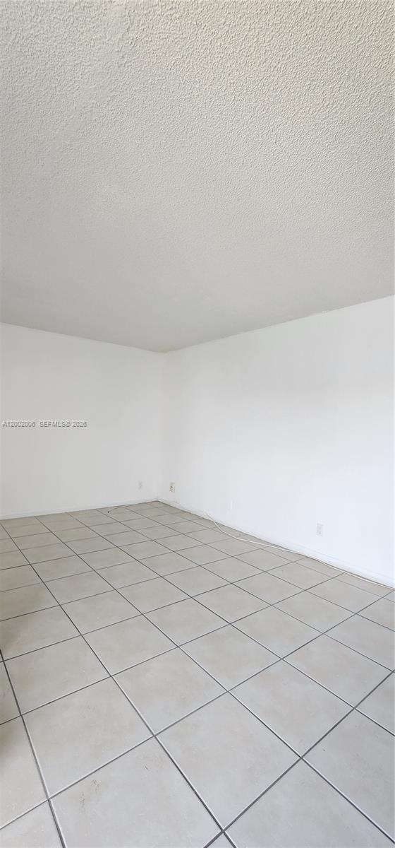 Building Photo - 500 NE 2nd St