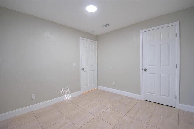 Building Photo - 508 N 23rd St