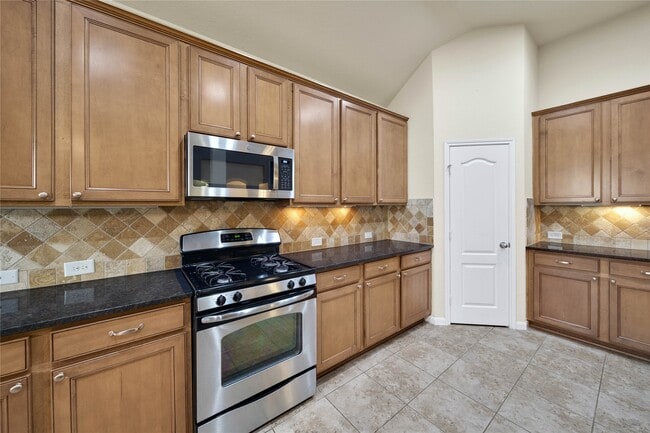 Building Photo - 25208 Forest Ledge Dr