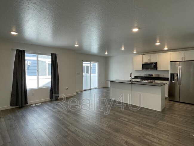 Building Photo - 1088 Waterway Ln