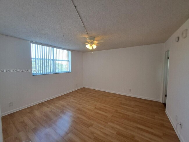 Building Photo - 500 Executive Center Dr