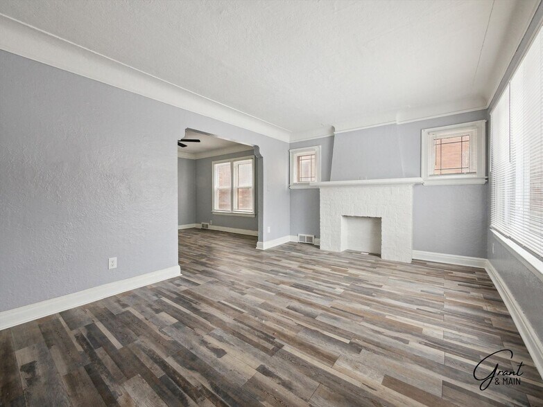 Building Photo - 16831 Mendota St