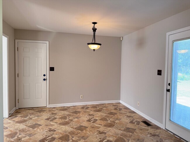Building Photo - 438 Kelsey Dr