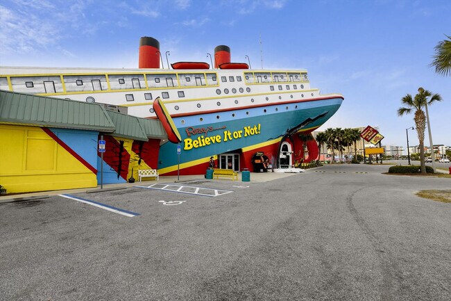 Building Photo - 4114 Holiday Dr