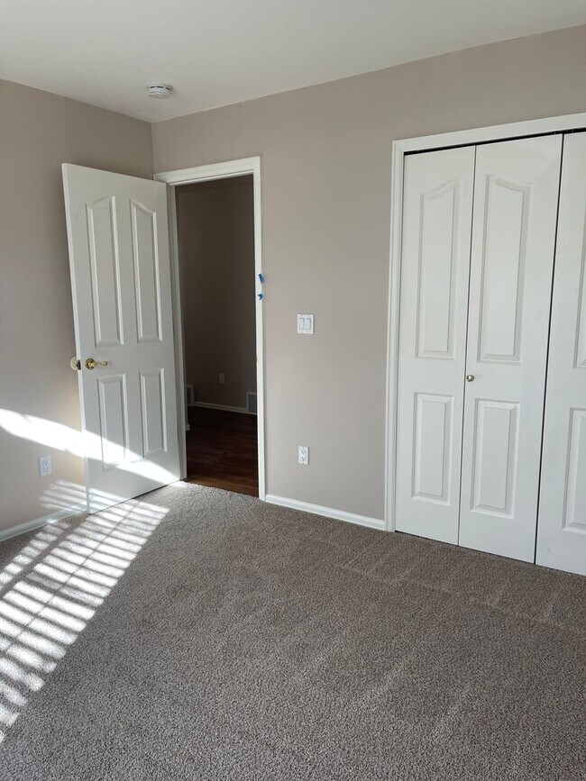 Building Photo - 66 Wild Rose Dr