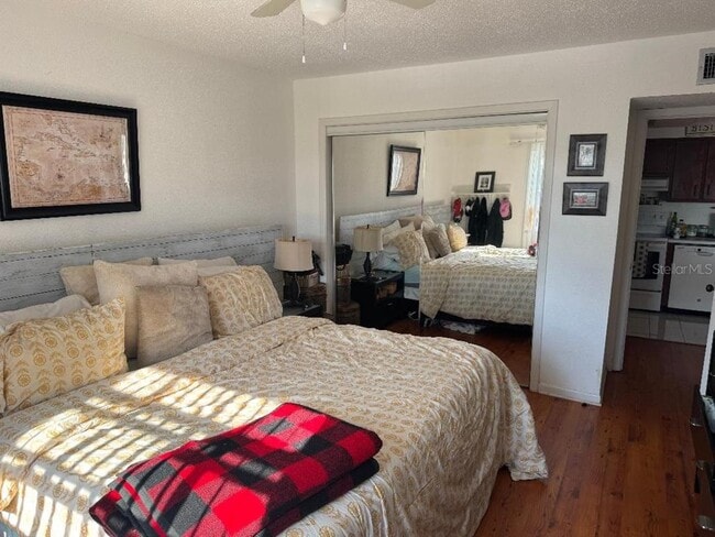 Building Photo - 10365 Paradise Blvd