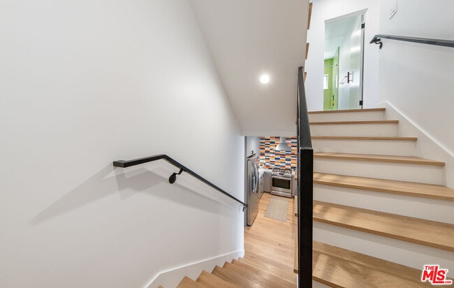 Building Photo - 6623 Esplanade