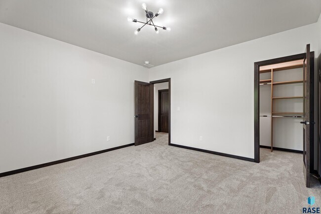 Building Photo - 1107 S Foss Ave