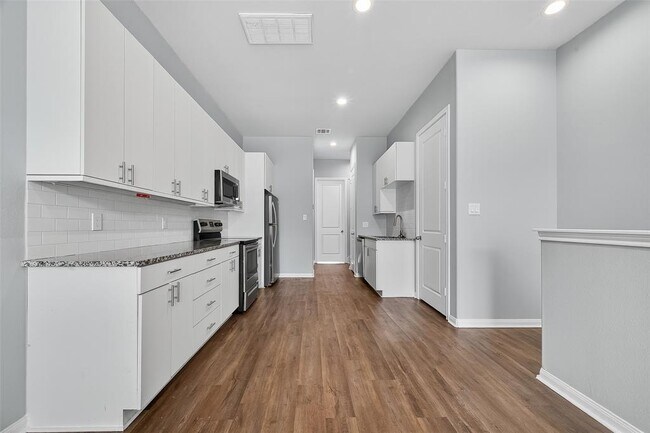Building Photo - 4922 Paradigm Ln