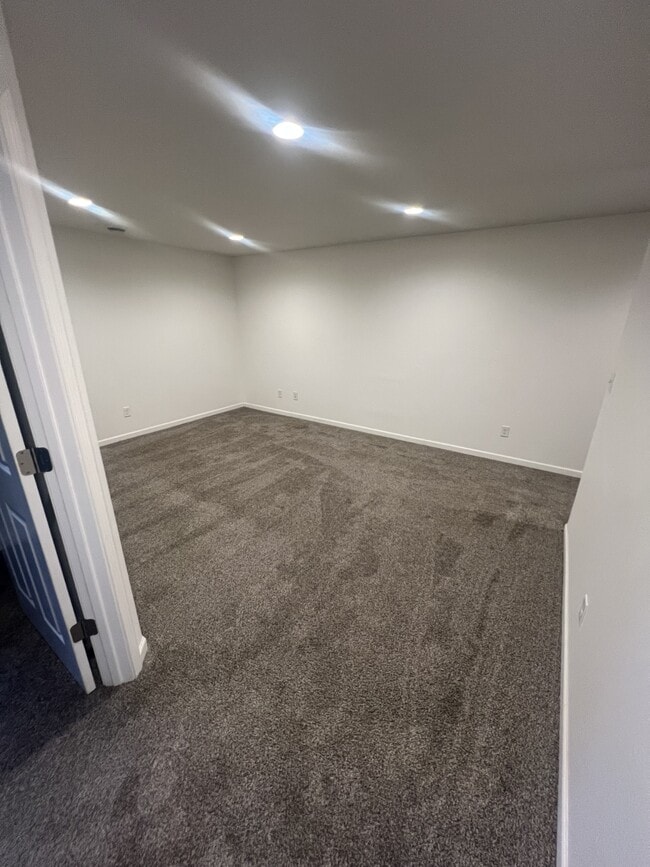 Building Photo - 5912 36th St S