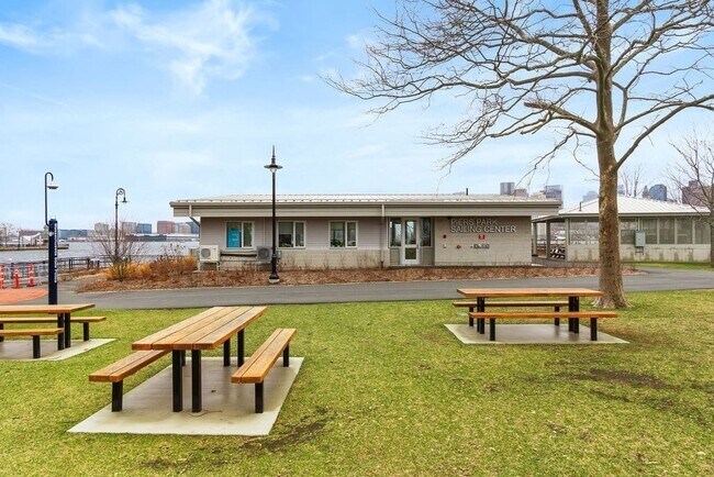 Building Photo - 69 Lubec St