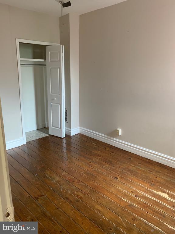Building Photo - 232 Muench St