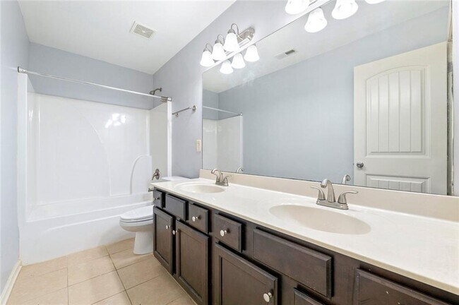 Building Photo - 4467 Water Mill Dr