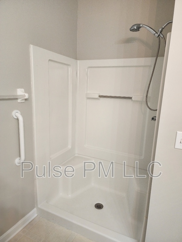 Building Photo - 985 Mistflower Ln