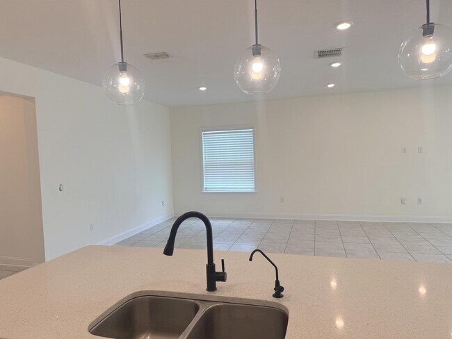 Building Photo - 32 Olivine Ct