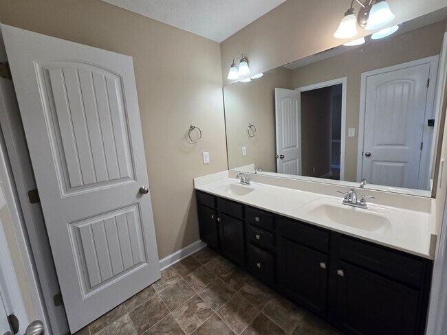 Building Photo - 237 Gertie~ Mitchells Landing  ~ 1 MONTH FREE~