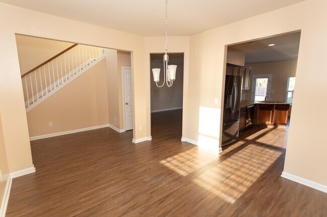 Building Photo - 4632 Southwind Rd