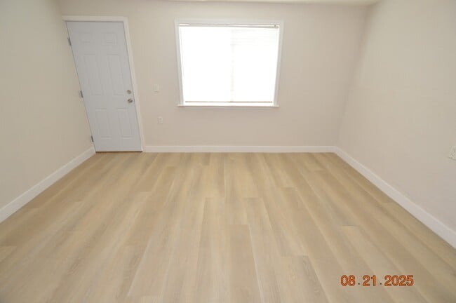 Building Photo - 6751 Sebring St