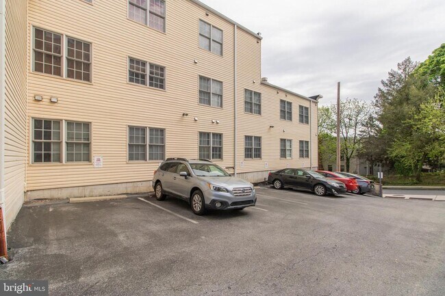 Building Photo - 134 Bridge St