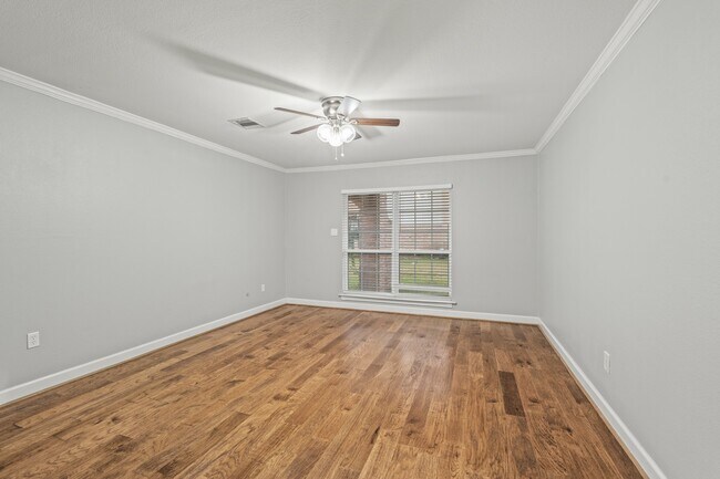 Building Photo - 410 Bauxhall Ct