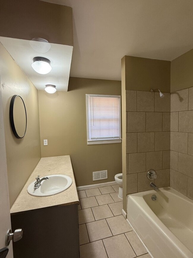 Building Photo - Spacious 3-Bedroom, 2-Bath Home in the Heart of Birmingham!