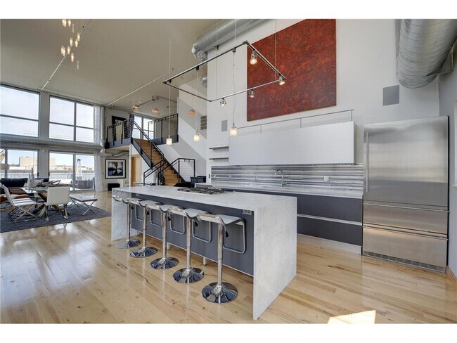 Building Photo - 521 S 7th St