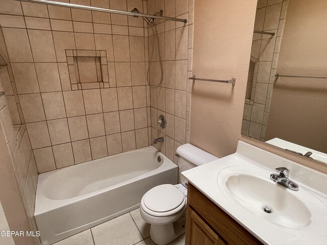 Building Photo - 452 Emerald Pass Ave