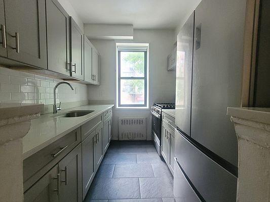 Primary Photo - 4 bedroom in BRONX NY 10467