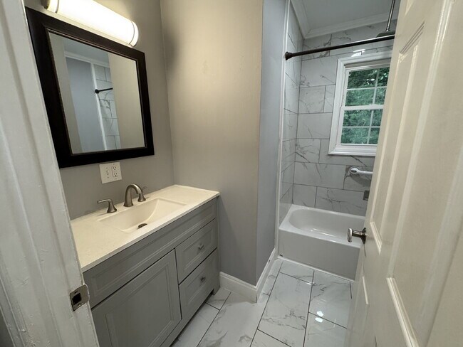 Building Photo - Updated home in Pendleton - JUST REDUCED