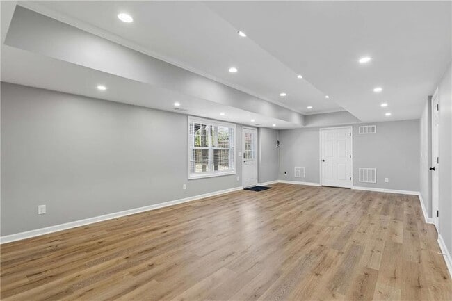 Building Photo - 1304 Kirkwood Ln