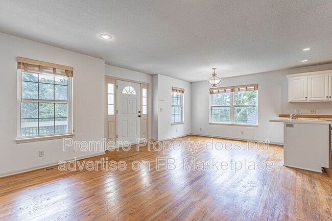 Building Photo - 9652 McGee St