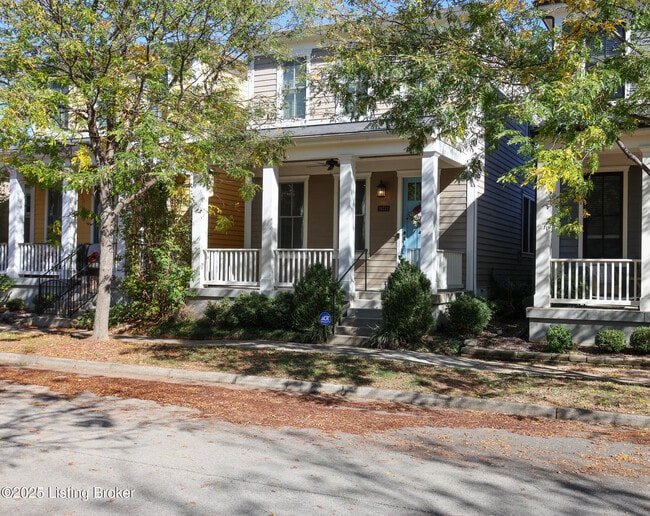 Primary Photo - 10711 Impatiens St