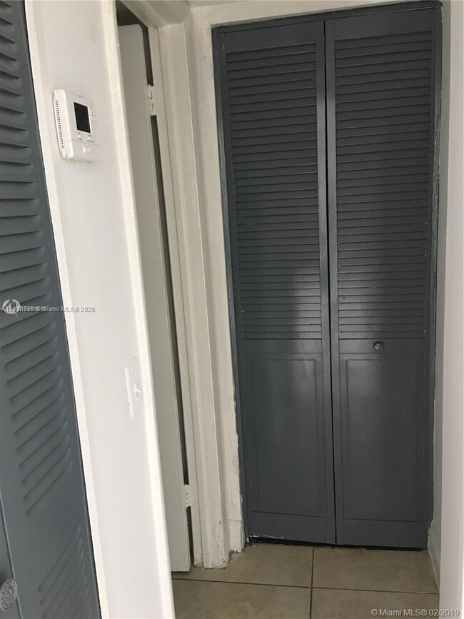 Building Photo - 1801 S Treasure Dr