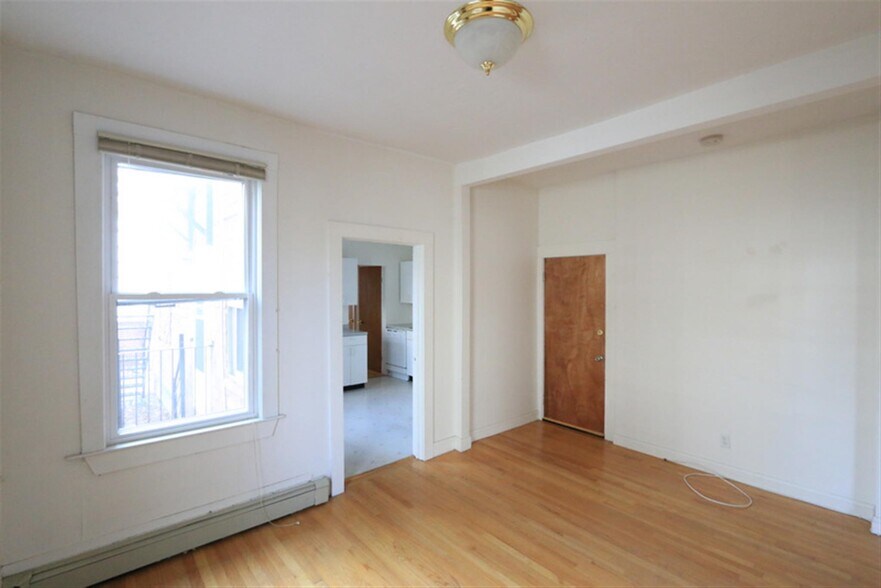 Building Photo - 60 Sacramento St