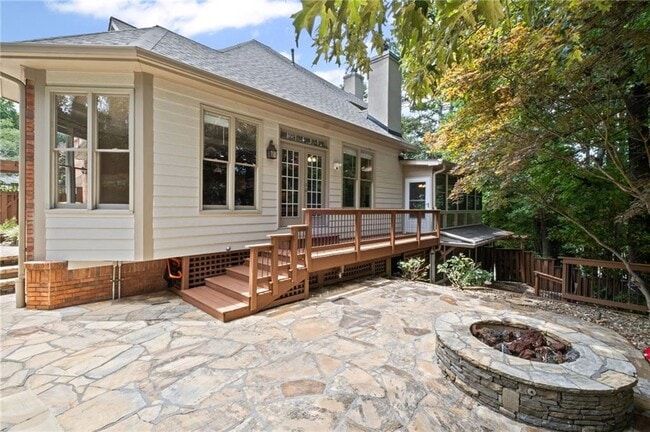 Building Photo - 710 Weybridge Pl