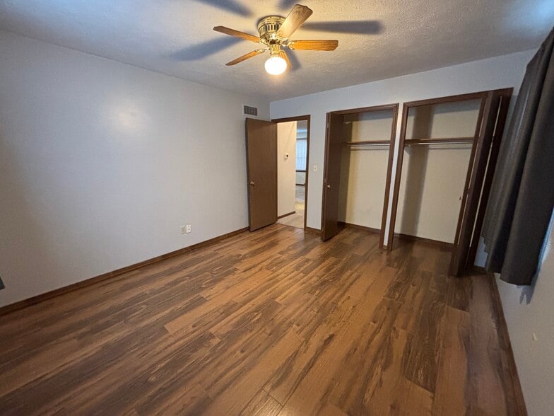 Building Photo - 1949 Richwood Dr