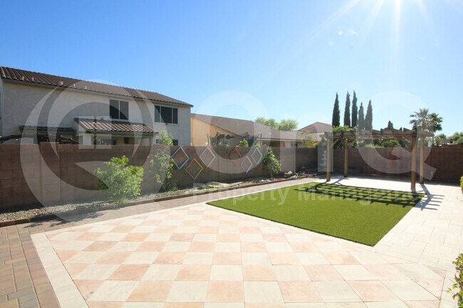 Building Photo - 1465 E Ibis St