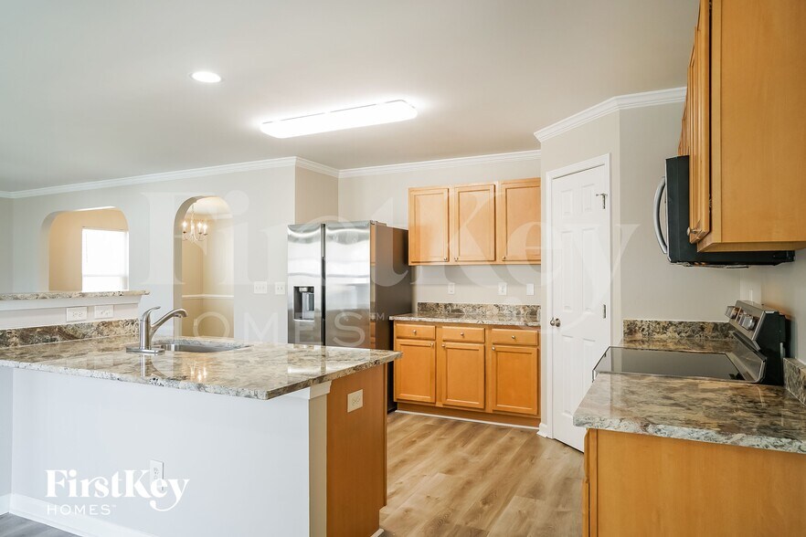 Building Photo - 6831 Horseback Lane