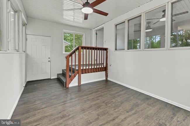 Building Photo - 2709 Creek Rd
