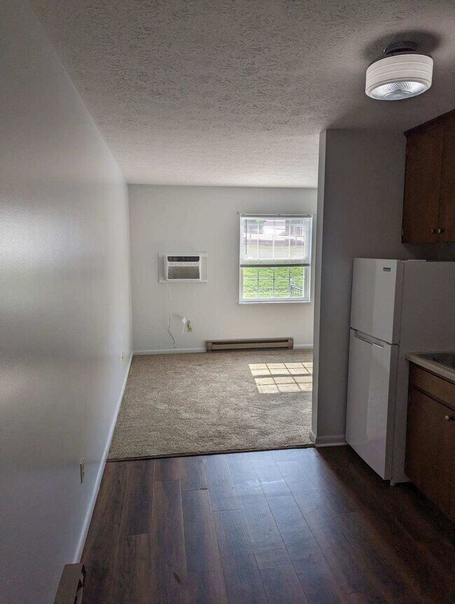 Building Photo - Apartment for Rent