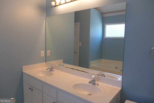 Building Photo - 4710 Fairway View Ct