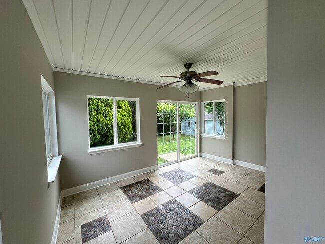 Building Photo - 13065 Hermosa Dr SW