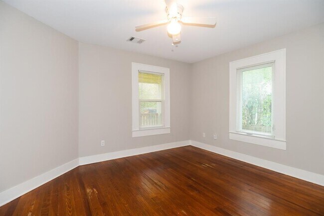 Building Photo - 1703 Maple Ave