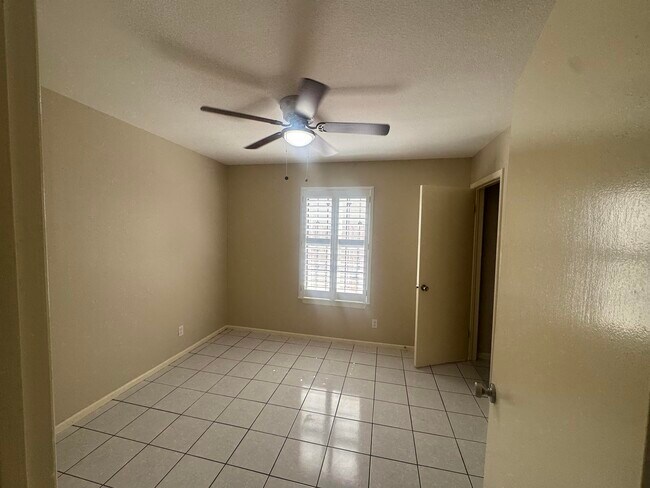 Building Photo - 247 Northpoint Dr