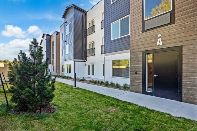 Building Photo - The Bookcliff: Chic 1-Bedroom Retreat: Sop...