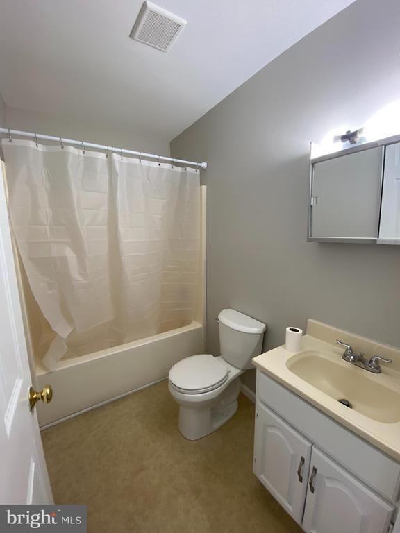 Building Photo - 20 Greene Ave