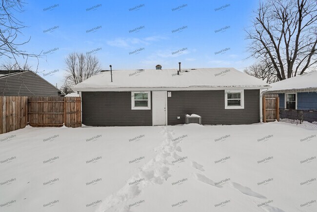 Building Photo - 3545 Ontario St