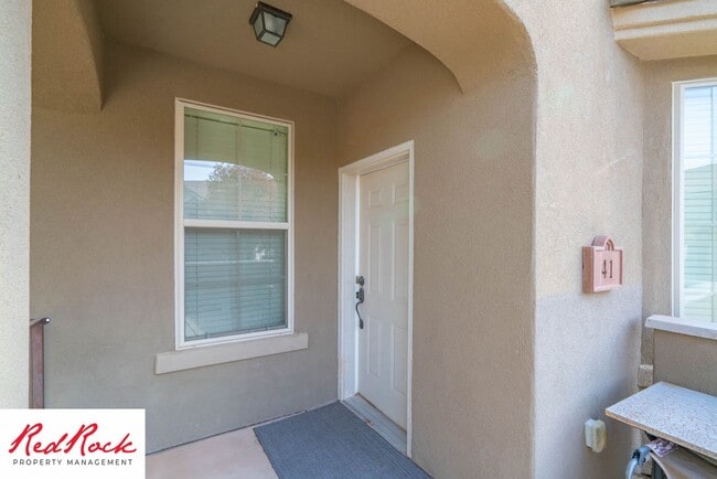 Building Photo - 3 Bedroom Furnished Home in Hidden Valley ...
