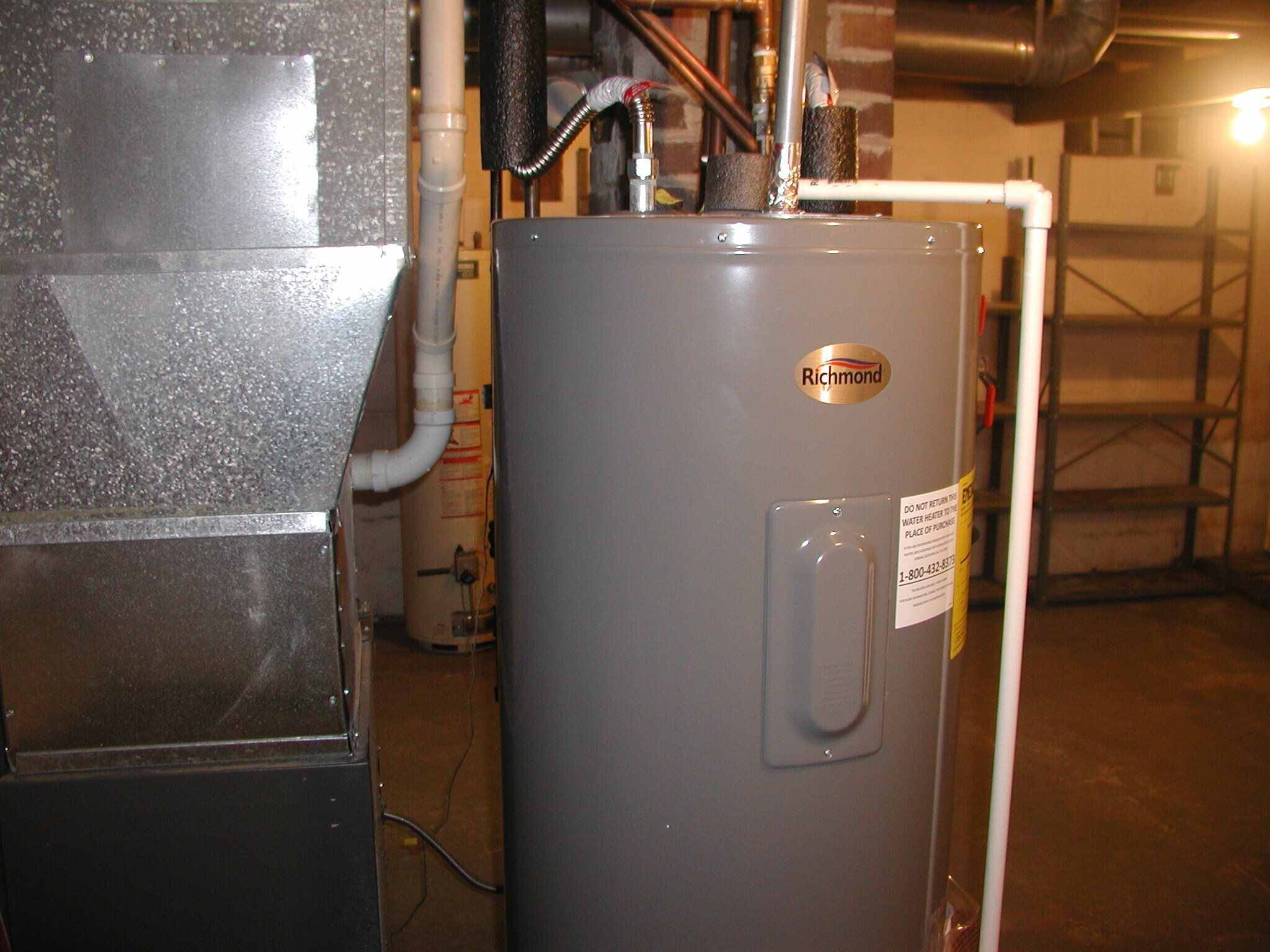 Building Photo - 241 E Ronning Ave